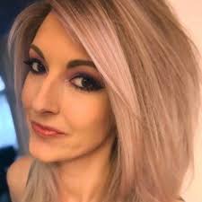 Ashley Lederer's Instagram, Twitter & Facebook