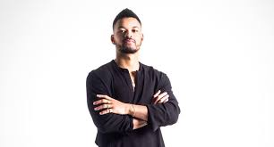 Surprise bundle 3 and (3) gift cards $50 and up: Dragons Den Signs Up Youngest Ever Dragon