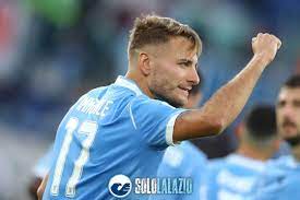 Nel 2019 ciro immobile è stato testimonial di una campagna pubblicitaria di una nuova linea di spazzolini elettrici. Immobile Pubblicizza Spazzolini Perin Lo Sfotte E Verratti Se La Ride