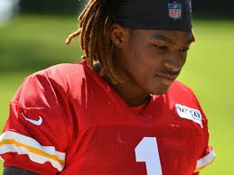 Chiefs wideouts juggle routes — while coaches juggle the roster