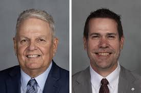 Arkansas native Jesse Welles performs