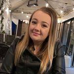 Rebecca Donelson's Instagram, Twitter & Facebook