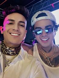 Pɪɴsʜɪᴠʟᴏɢ Ⓡ DLT (@pinshivlog) • Instagram photos and videos