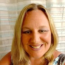 Beth Bergstrom's Instagram, Twitter & Facebook