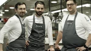/ herr schellhorn, sie kommen aus einer gastronomiefamilie, sind koch und leiten mehrere wenn ich nach einem langen tag aus unserem restaurant m32 in salzburg zurückkehre, stelle ich. Ready To Beef Ein Wettkampf Der Generationen Mit Sepp Schellhorn Und Christoph Kunz