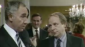 Yes, Prime Minister, Series 2, The Patron of the Arts