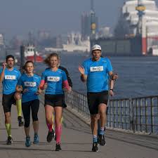 Wöchentliche trainingspläne geben dir die struktur, die du für dein training brauchst und die dich fit an die startlinie bringen. In Acht Wochen Zum Triathlon Der Trainingsplan Fur Deinen Ersten Wettkampf Fit For Fun