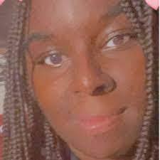 Janelle Hutton's Instagram, Twitter & Facebook