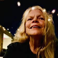 What is the best nail salon in Winston?