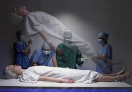 Sedangkan untuk mengetahui dimana seseorang akan menemui ajalnya malaikat maut bekerja sama dengan malaikat arham. Kisah Malaikat Izrail Mencabut Nyawanya Sendiri Iluminasi