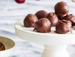Recipes from my family to yours by trisha yearwood. Trishas Iced Sugar Cookies Food Network Cute766