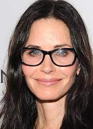 21 Celebrities Who Prove Glasses Make Women Look Super Hot Womens Glasses Hairstyles With Glasses Girls With Glasses