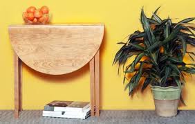 Lay out the hinge over the two pieces, allowing the rounded end to sit in the gap. How To Build A Folding Table Simple Diy Woodworking Project