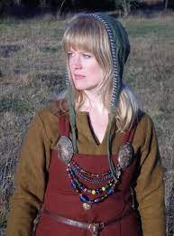 How Did Viking Age People Really Look Viking Woman Viking Garb Viking Age