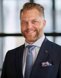 Transitions, Transactions & Promotions: RIAs Soar As Regional Banks Fall