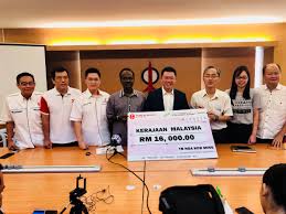 It was obvious that he was referring to dr zambry's skin colour or in 2012, nga kor ming sued blogger sekupangdua, whose true identity is ahmad sofian yahya at ipoh high court for exemplary damages. Nga Kor Ming On Twitter As A Sign Of Solidarity With The New Pakatanharapan Government I Have Decided To Donate My First Month Salary As Teluk Intan Mp To The Finance Ministry