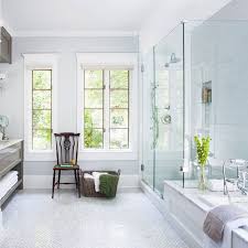 Le moderne aringhe gli conferisceno uno stile urbano e dinamico. Carrara Mosaic Backsplash Nbizococho