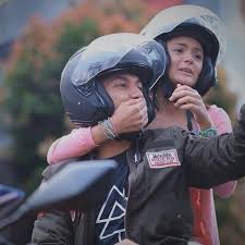 Di usianya yang masih belia, amanda rawles dituntut untuk berakting sebagai seorang dokter. 120 Ide Amanda Rawles Di 2021 Aktris Selebritas Jas Hujan Wanita