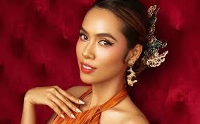 Khoảnh khắc đáng yêu của con gái Á hậu Hoàng My