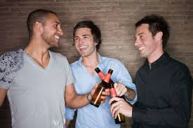 17 juegos divertidos (no cursis) para romper el hielo que disfrutarán tus empleados · 1. Juegos Para Fiestas De Cumpleanos Adultos Cumpleparty