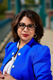 Maitreyi Roy's Instagram, Twitter & Facebook