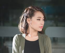 Braided tightly, all the way around the top of your head, it will grace your hair like a crown while also adding a playful twist to. 16 Easy Braids For Short Pinay Hair In 2019 All Things Hair Ph