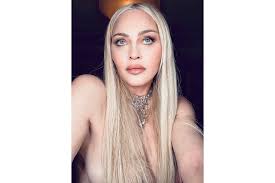Madonna's official web site and fan club, featuring news, photos, concert tickets, merchandise, and during the past few months, some of madonna's singles and remixes from the 90s and 00s were. Madonna Posts Sexy Topless Selfies To Her Instagram People Com