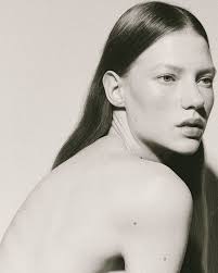 📸 @tomasz_szwangruber 👩🏼‍🎨 @karolinajezierska_makeup @spectowarsaw