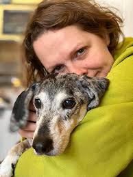 Collected my little sausage Oscar from the vets tonight, can't believe it's  been 2 weeks tomorrow (Thursday) since I said my goodbyes to him, I did  have a cry when they handed