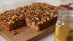 Gateau Aux Pommes Sauce Caramel Et Pacanes Recipe Dessert Recipes Desserts Food
