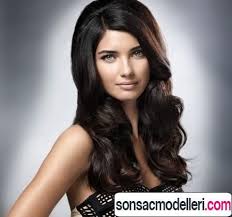 Tuba Buyukustun Sac Modelleri Ve Sik Kullandigi Sac Kesimleri Sac Kesimi Sac Unlulerin Sac Modelleri
