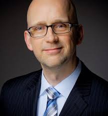 ZWISCHEN WANDEL UND BEWAHRUNG