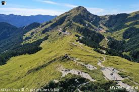 南投 仁愛 俊秀合歡山群峰 層層山巒 無限雲海 台灣風景 空拍攝影記錄 1817box部落格 痞客邦 natural landmarks nature landmarks