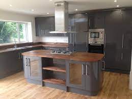 Maybe you would like to learn more about one of these? Grey Kitchen Wooden Worktop Google Search Cuisine Grise Et Bois Cuisine Moderne Cuisine Grise