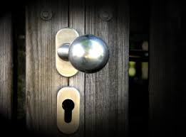 In a castle guarded by dragons; Fun Free Online Escape Games Lockhouse Games