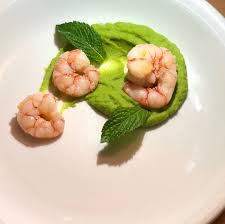 Check spelling or type a new query. Un Antipasto Colorato Prepara I Gamberetti Su Crema Di Piselli