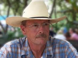 Everett Buck's Instagram, Twitter & Facebook