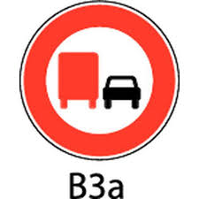 Les panneaux de signalisation sont situés sur le côté ou en haut de la route. Panneau De Signalisation B3a Interdiction Aux Poids Lourds De Depasser Tous Les Vehicules A Moteur Autres