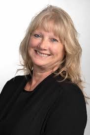 Amy Dieter's Instagram, Twitter & Facebook