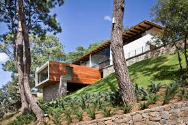 Vendo casa en quito, sector pinar bajo. Casa En El Bosque Espacio Ema Plataforma Arquitectura