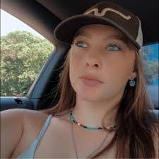 Cassandra Whitcomb's Instagram, Twitter & Facebook