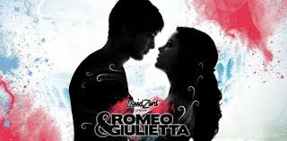 Roméo et juliette, de la haine à l'amour est une comédie musicale française de gérard presgurvic créée en 2001 au palais des congrès de paris et inspirée de la pièce de william shakespeare roméo et juliette. Romeo Et Juliette La Comedie Musicale Mise En Scene A Naples Au Theatre Palapartenope