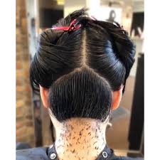 The following is the high resolution picture free download this picture selectiondownload. Master The Cool Girl Bob With 3 Cutting Techniques Behindthechair Com