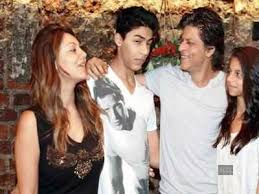 Shahrukh khan was born on 2 november 1965 in new delhi, india. Aryan Denies Being Shah Rukh Khan S Son In Public