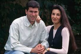 مسلسل الارض الطيبة هو مسلسل تركي، يروي قصة فترة إجتاح فيها الإرهاب القرى التركية، عرضت الدبلجة العربية فيه على قناة ام بي سي. Ø²ÙŠØ¯Ø§Ù† ÙˆÙÙŠØ±ÙˆÙ†ÙŠÙƒ Ù‚ØµØ© Ø­Ø¨ Ø¹Ù…Ø±Ù‡Ø§ 28 Ø¹Ø§Ù…Ø§ Ø³ÙˆØ¨Ø± ÙƒÙˆØ±Ø©