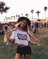 104 Mentions J Aime 5 Commentaires N I K K I Y A Z X H I Bellamumma Sur Instagram Pretty Music Festival Outfits Festival Outfit Boho Festival Outfit