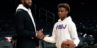 Lebron james has laughed off a heated verbal exchange with fans at the los angeles lakers game against the atlanta hawks, labelling one woman courtside karen after she claimed the star called. Lebron James Reacts To Bronny S New Hairstyle Sports Gossip
