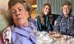 King Charles' goddaughter India Hicks pays sweet tribute to her mother Lady  Pamela as she turns 95 and reveals her birth was a 'surprise' as she  arrived a month early