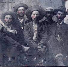 After a monthslong pursuit, garrett tracked him down to a ranch in fort sumner, new mexico, and shot and killed him on. Millionen Dollar Wert Foto Von Billy The Kid Hing Jahrelang In Airbnb Wohnung Welt