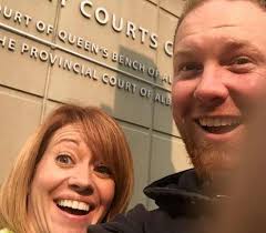 Couple's Viral #DivorceSelfie Shows Us How to Co-Parent Right